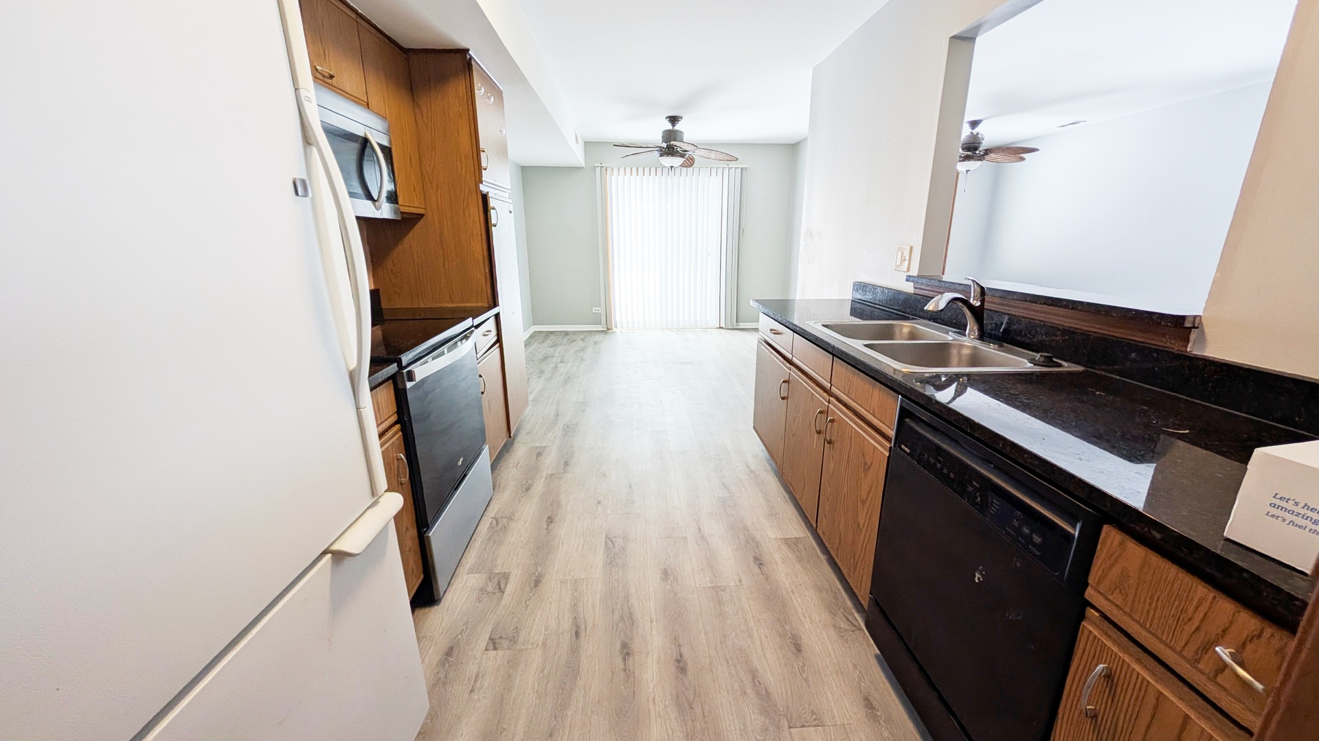2716 Yorkshire Court Property Photo 4