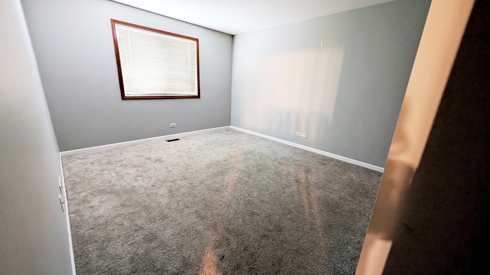 2716 Yorkshire Court Property Photo 6