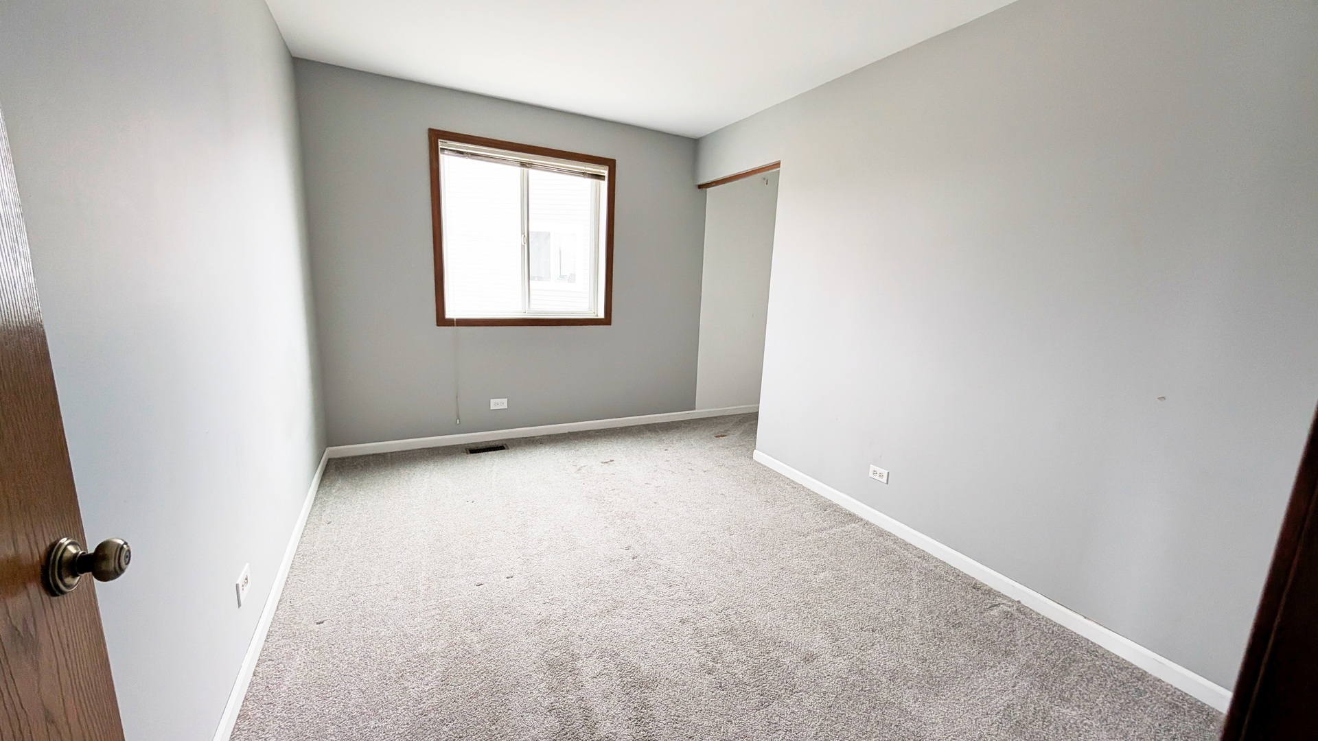 2716 Yorkshire Court Property Photo 7