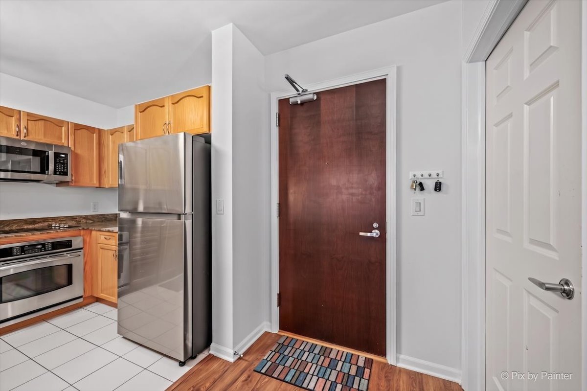 807 Davis Street 2103 Property Photo 8