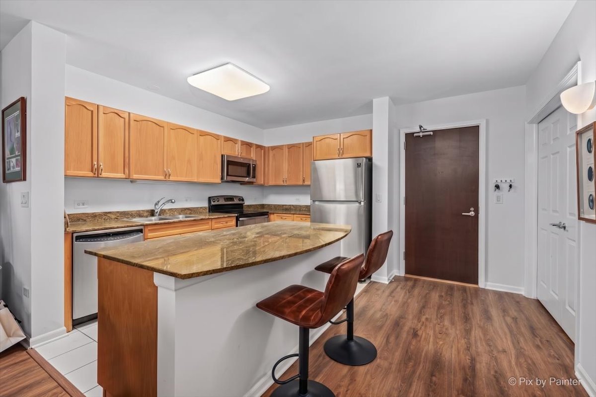 807 Davis Street 2103 Property Photo 10