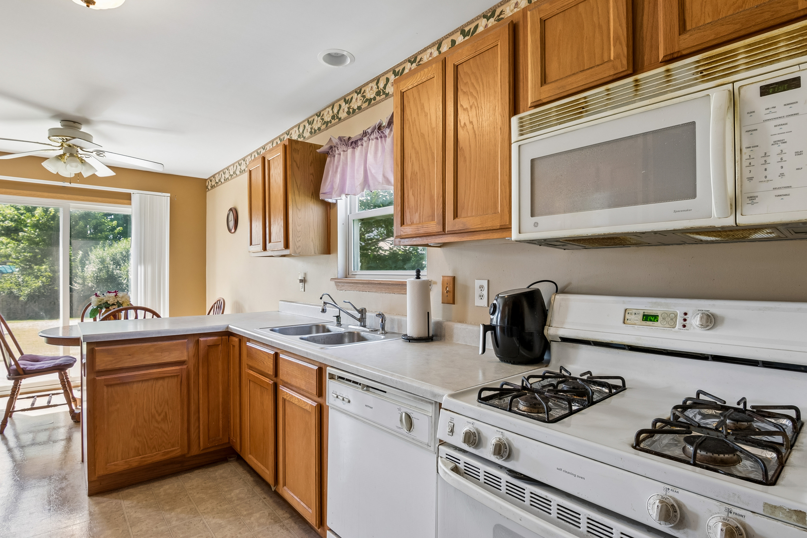 92 Prairiefield Avenue Property Photo 8