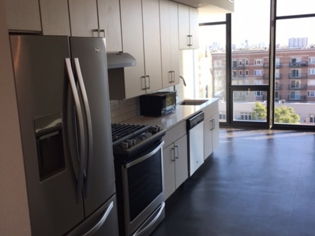 847 Chicago Avenue 809 Property Photo 2