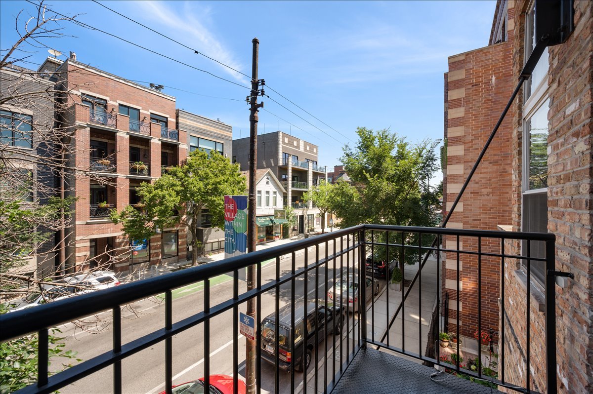 2117 W Belmont Avenue 2 Property Photo 13