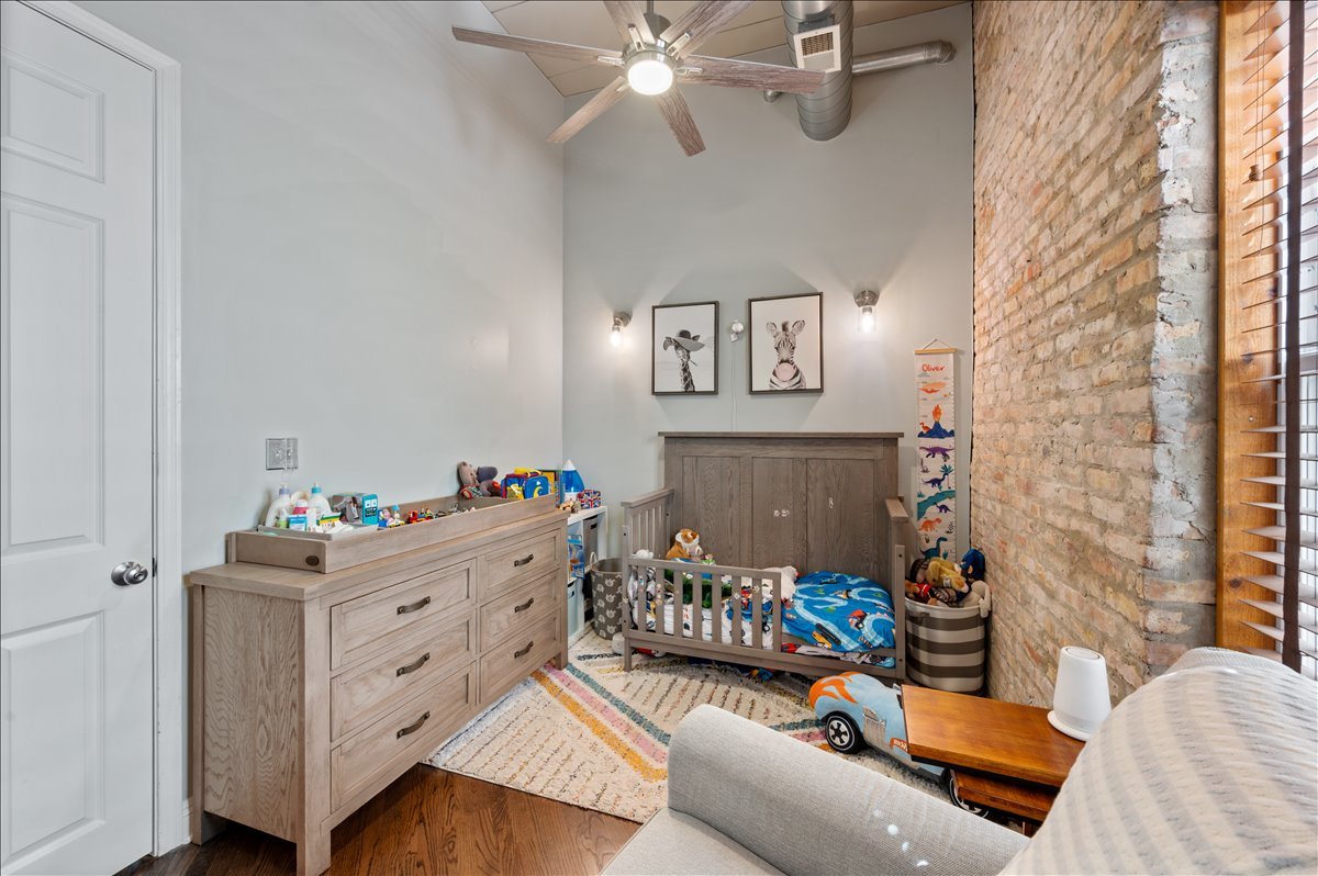 2117 W Belmont Avenue 2 Property Photo 15
