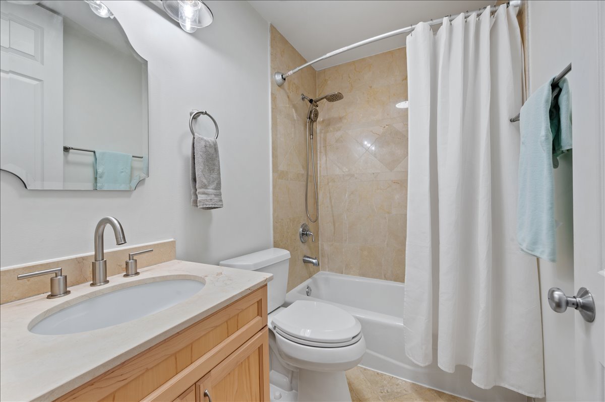 2117 W Belmont Avenue 2 Property Photo 16