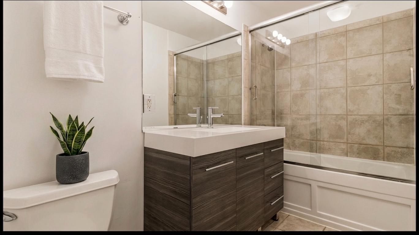 400 W Ontario Street 507 Property Photo 7