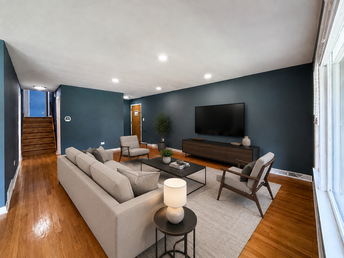 1638 Forest Road Property Photo 3