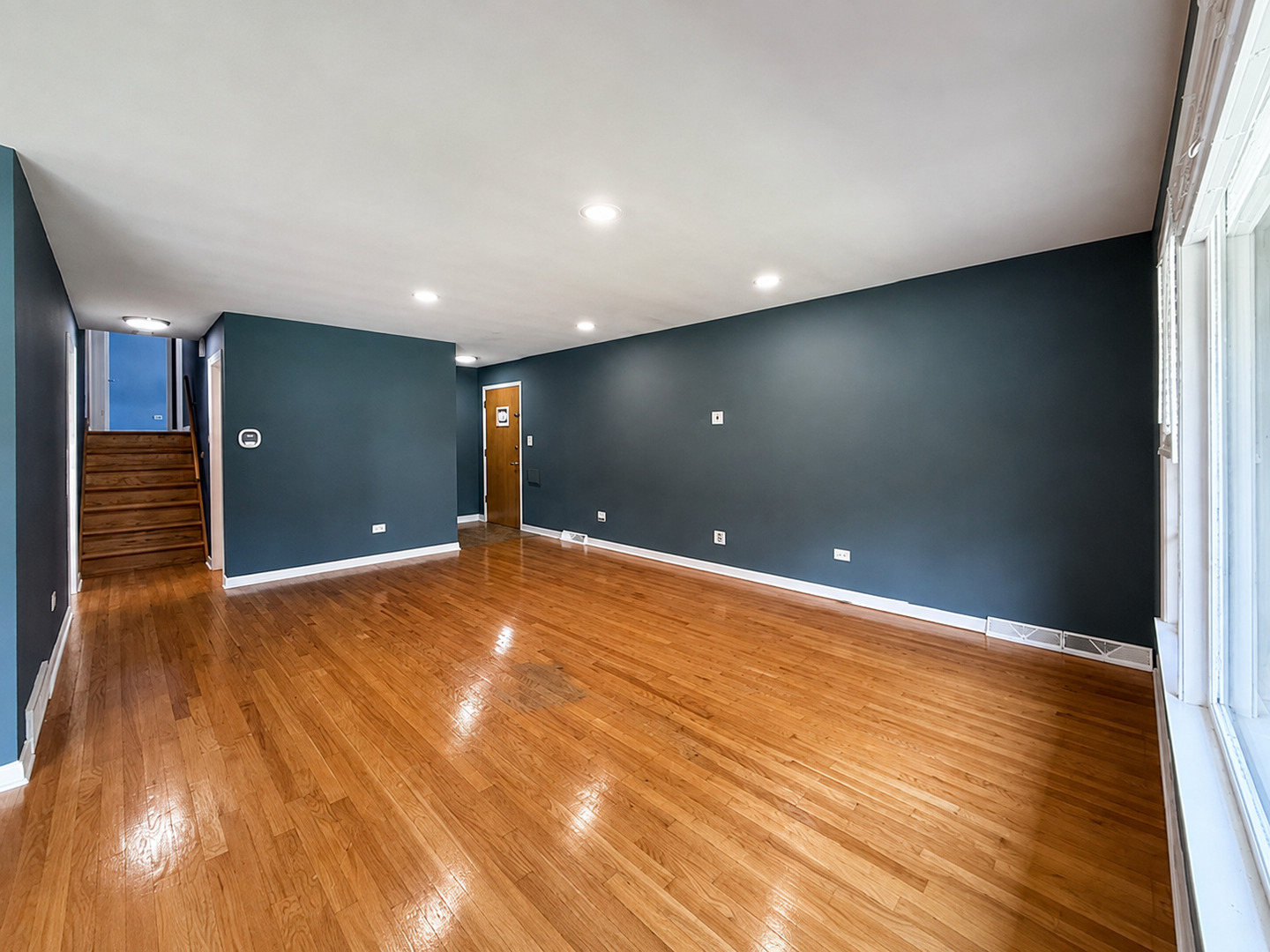 1638 Forest Road Property Photo 4