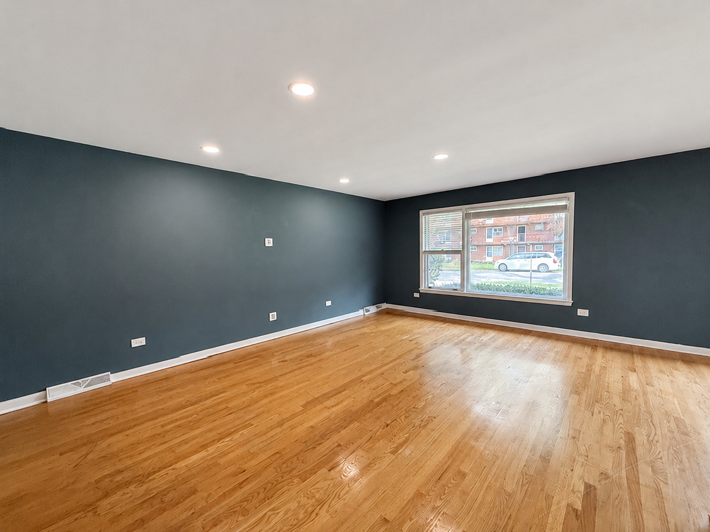 1638 Forest Road Property Photo 6