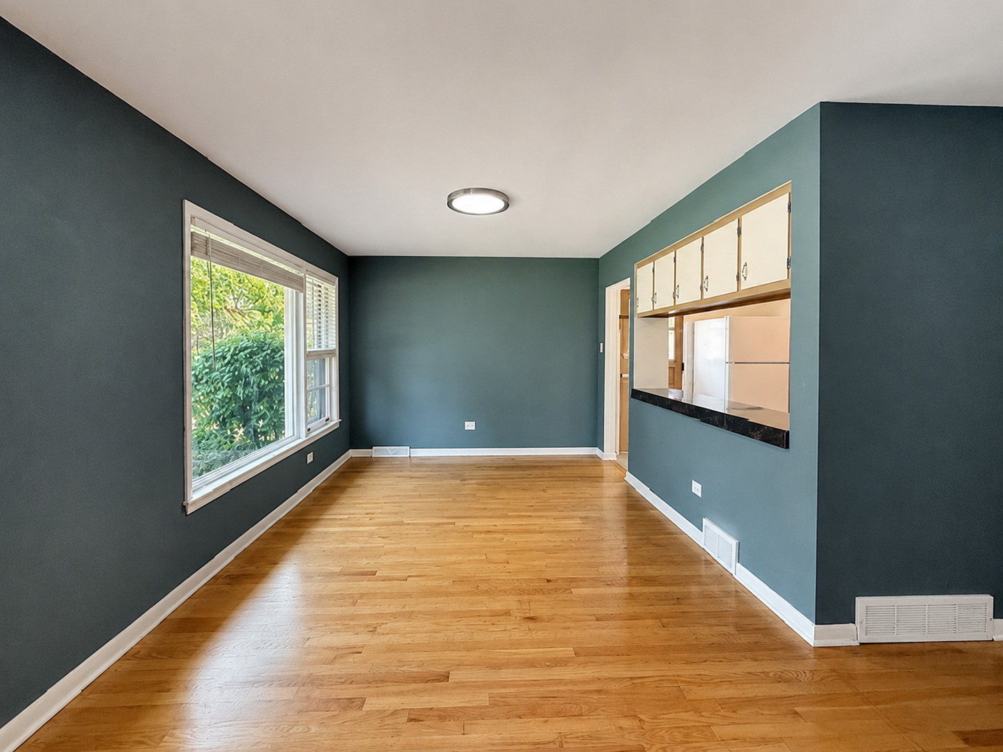 1638 Forest Road Property Photo 8
