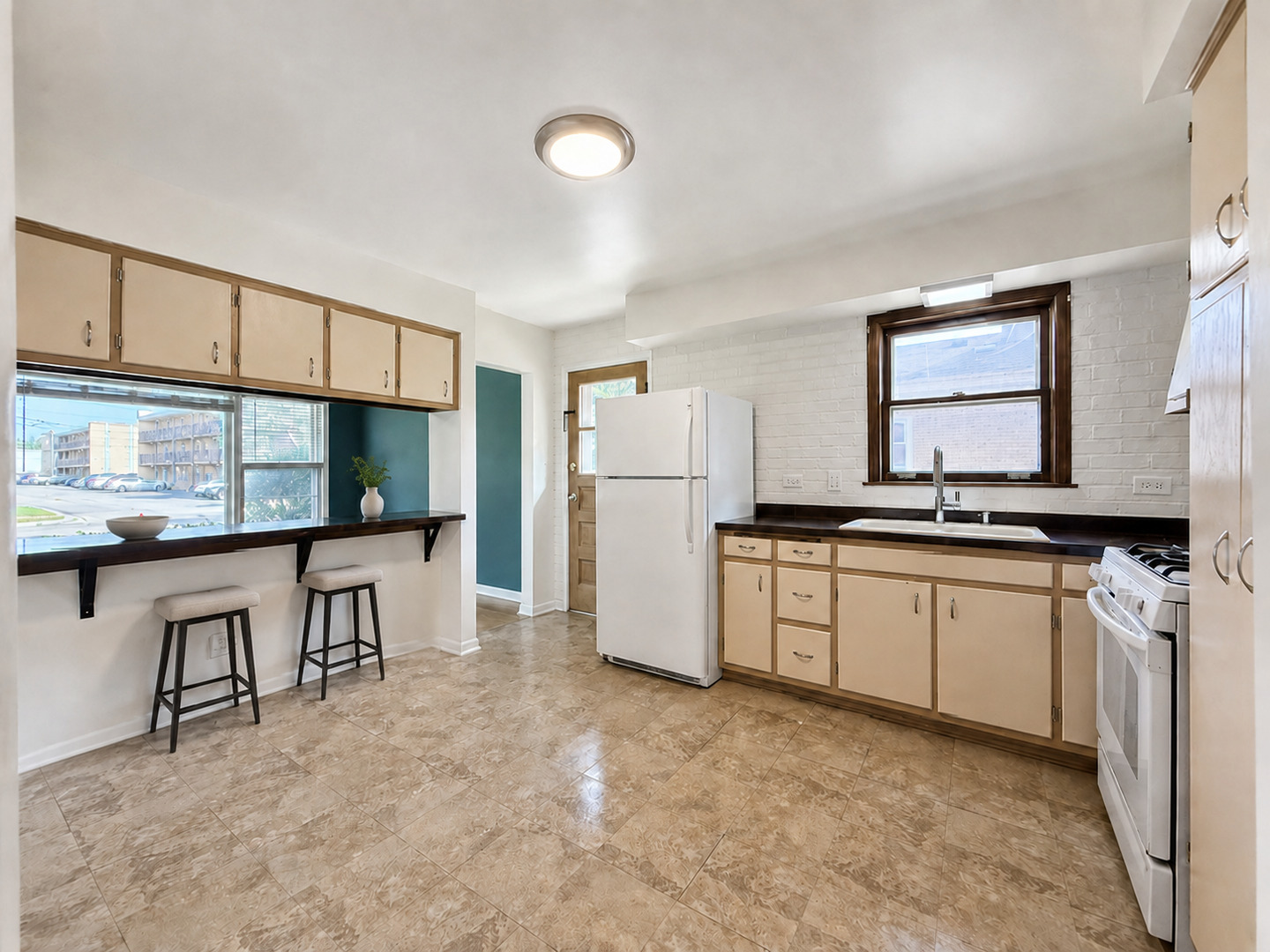 1638 Forest Road Property Photo 12