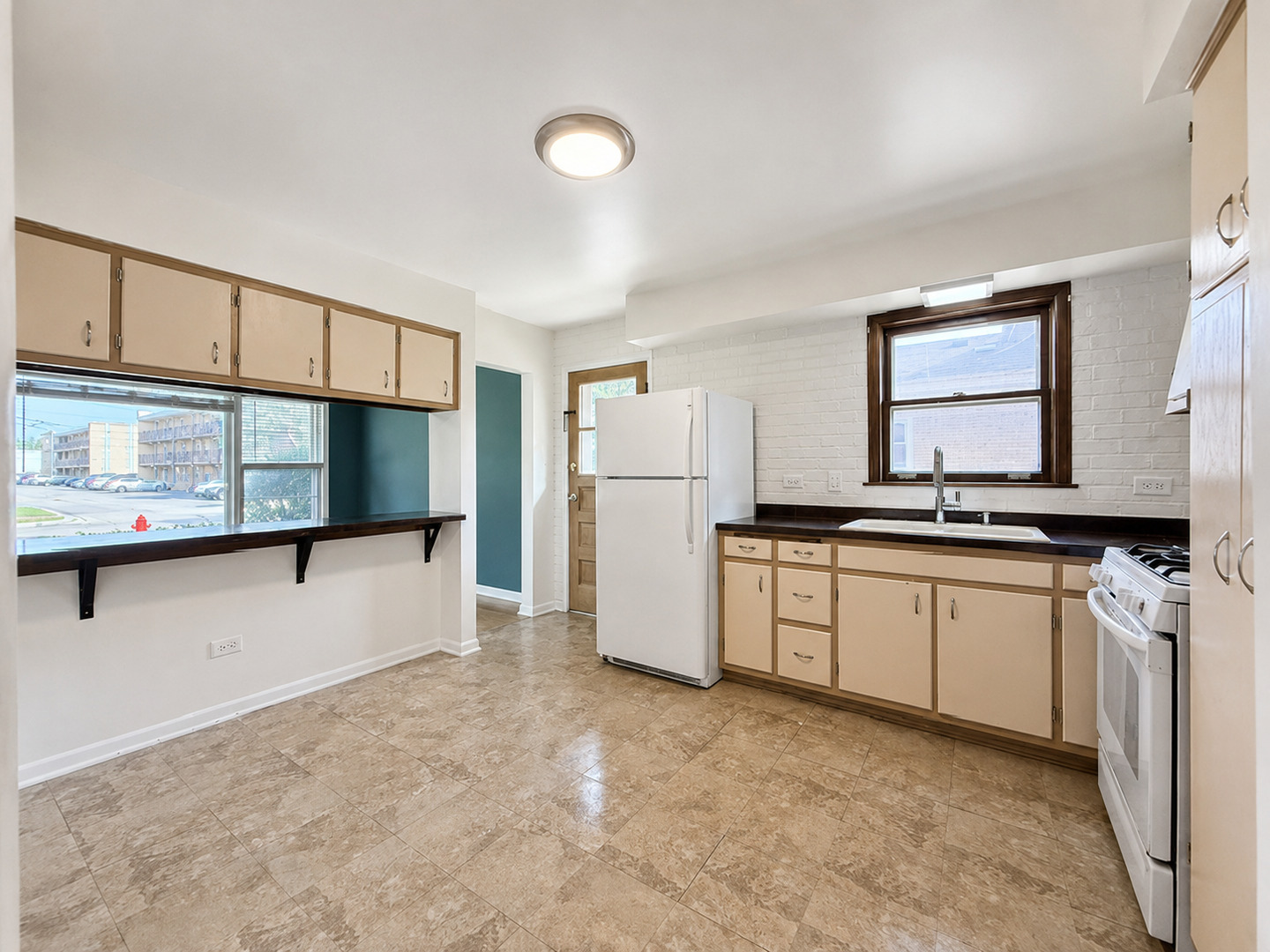 1638 Forest Road Property Photo 13