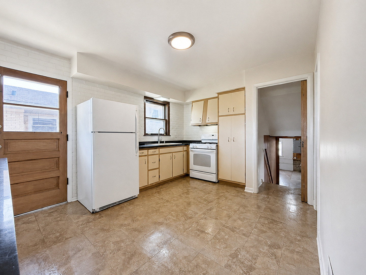 1638 Forest Road Property Photo 14