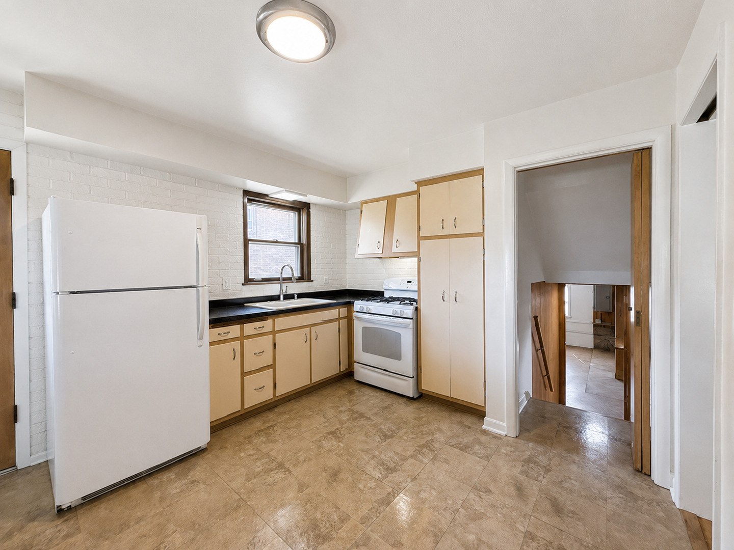 1638 Forest Road Property Photo 15