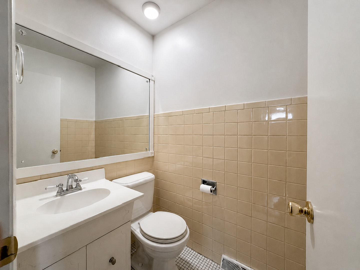 1638 Forest Road Property Photo 16