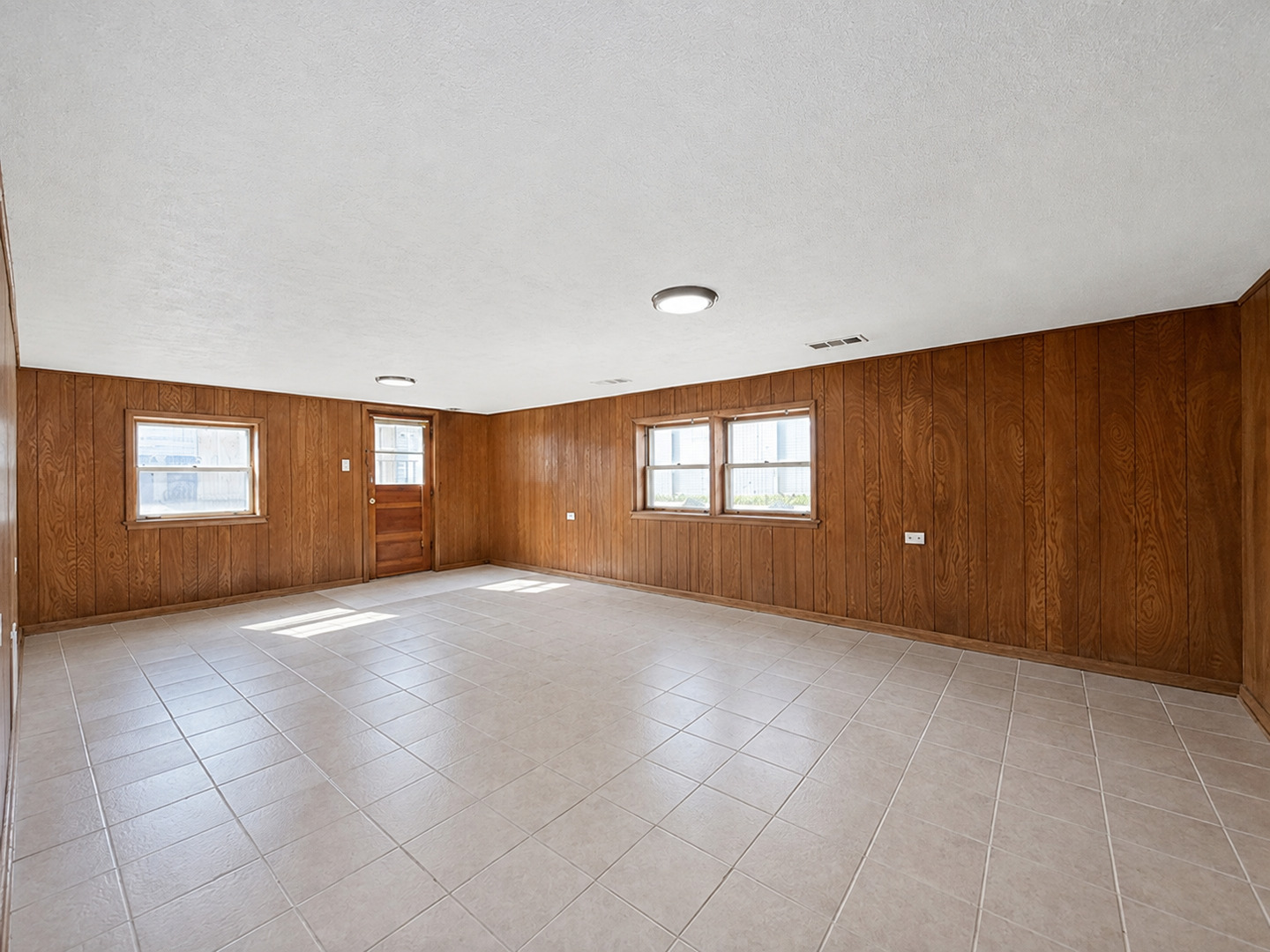 1638 Forest Road Property Photo 31