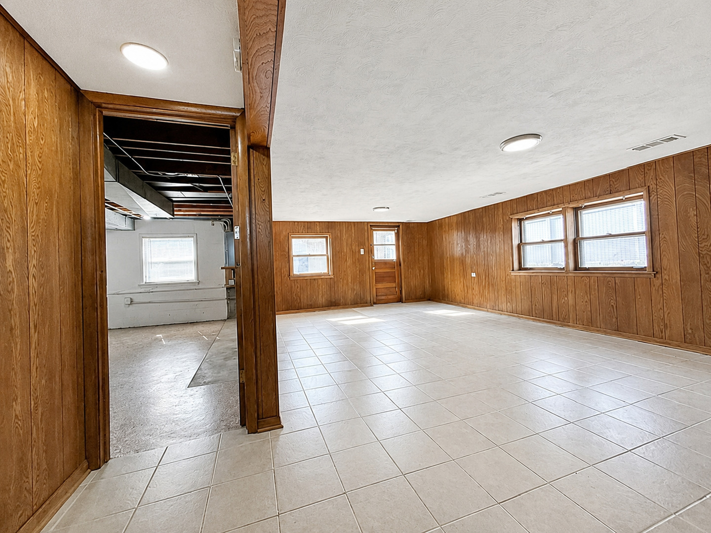 1638 Forest Road Property Photo 32