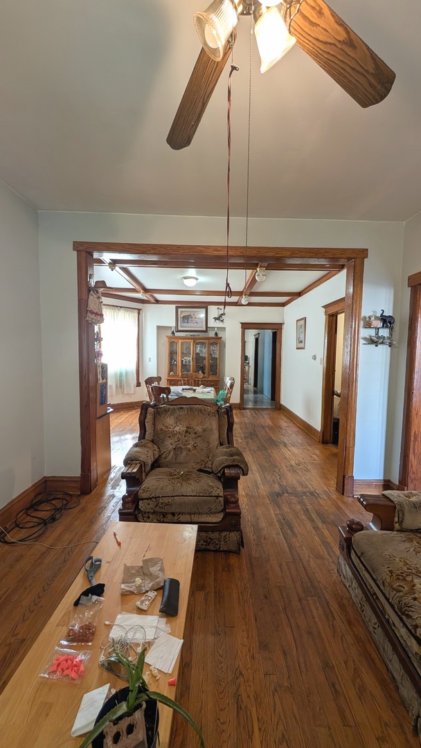 1518 N Hamlin Avenue Property Photo 5