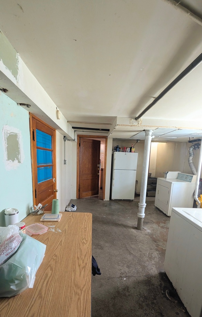 1518 N Hamlin Avenue Property Photo 14