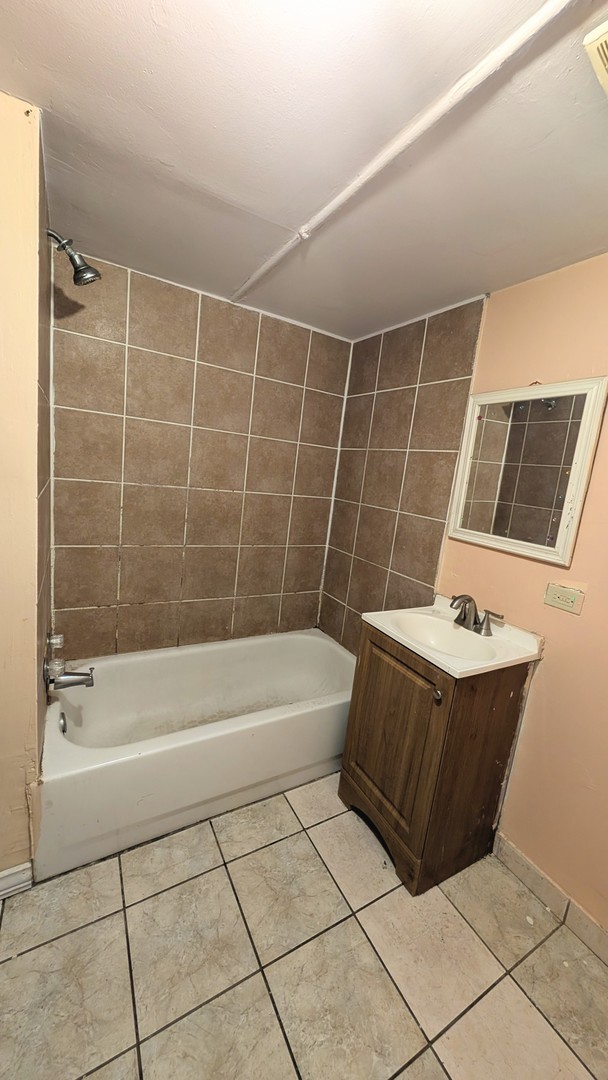 1518 N Hamlin Avenue Property Photo 17