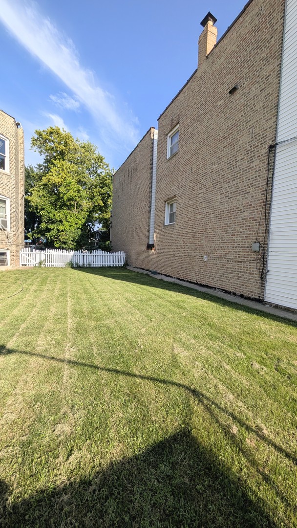 1518 N Hamlin Avenue Property Photo 23