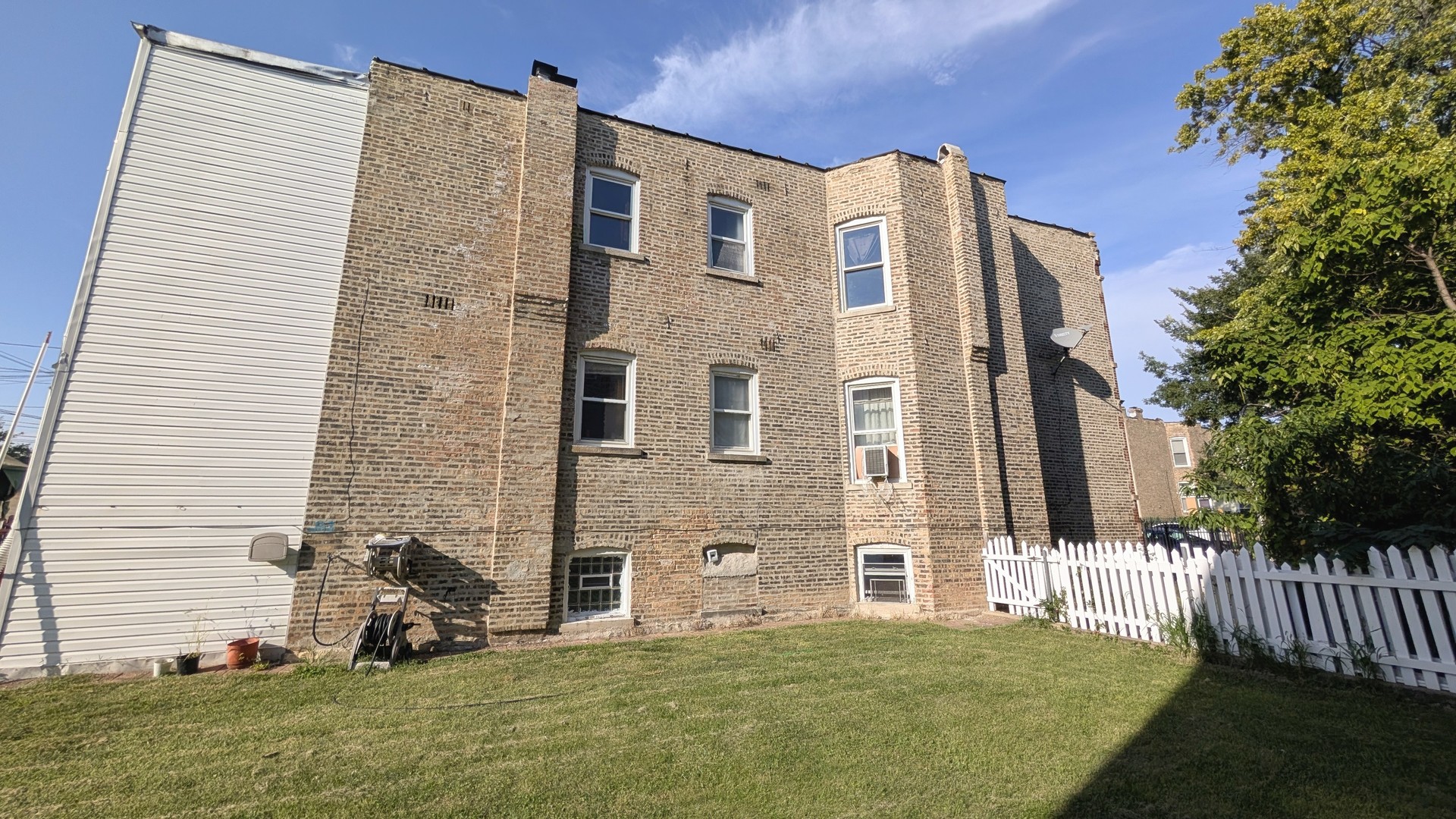1518 N Hamlin Avenue Property Photo 24