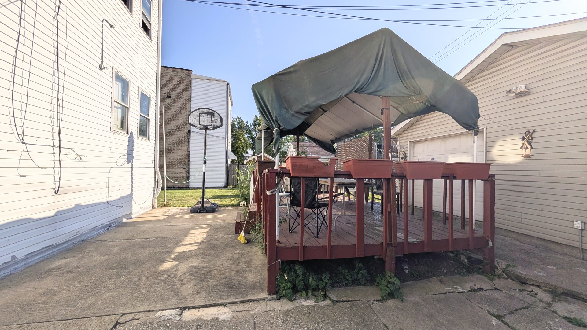 1518 N Hamlin Avenue Property Photo 25