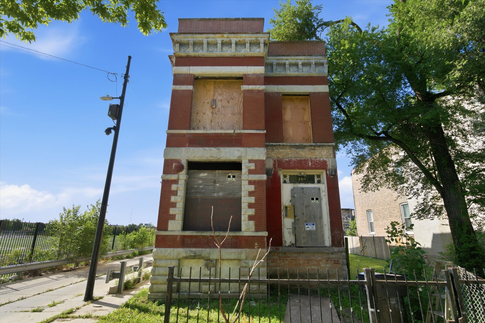 3311 W Monroe Street Property Photo 2