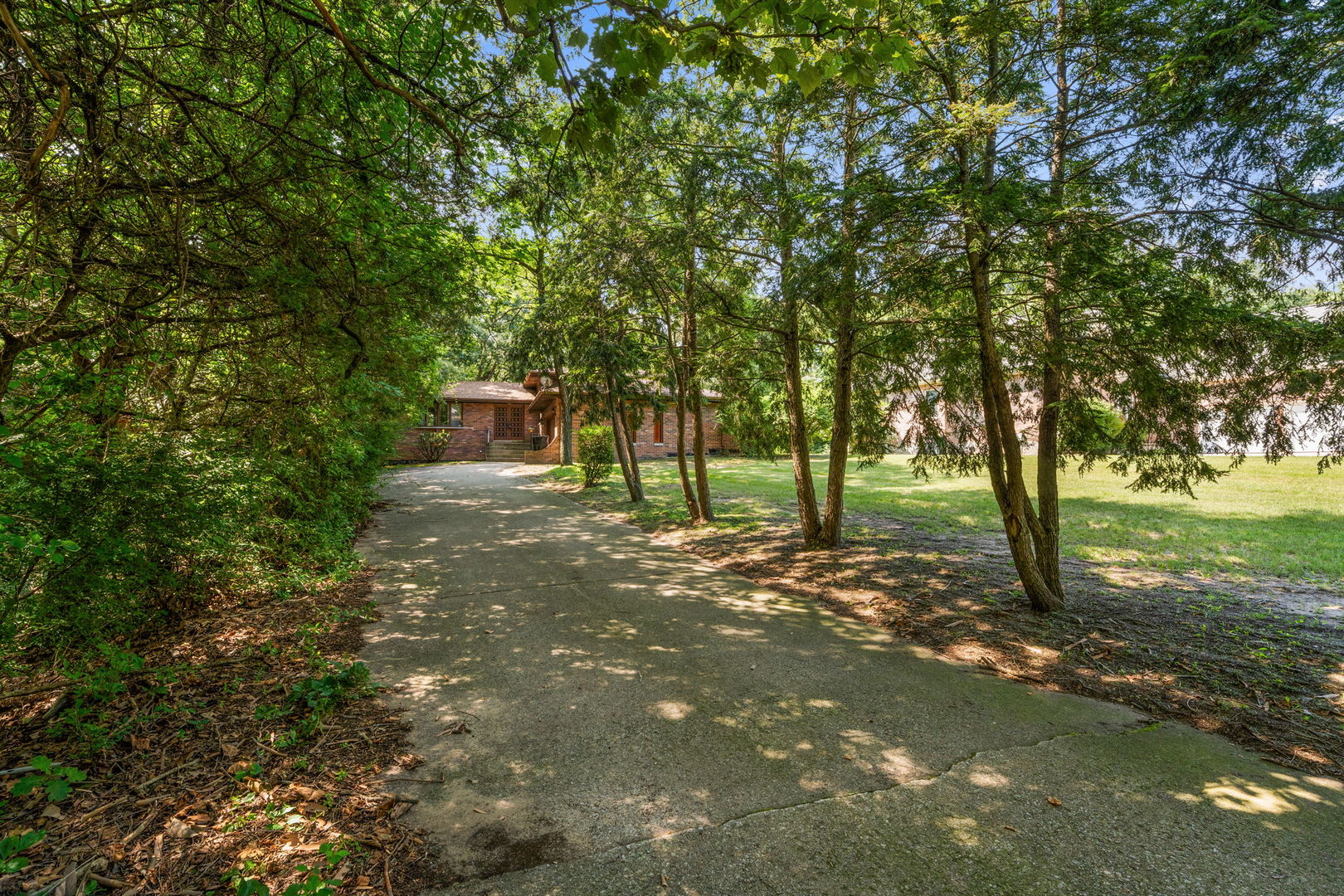 7633 Hemlock Avenue Property Photo 3