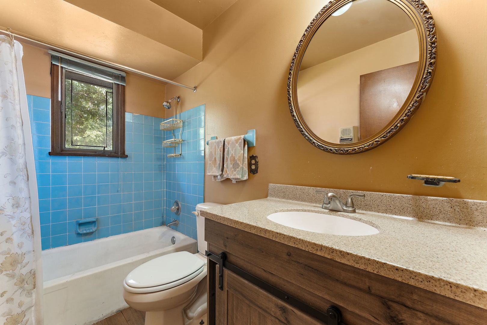 7633 Hemlock Avenue Property Photo 18