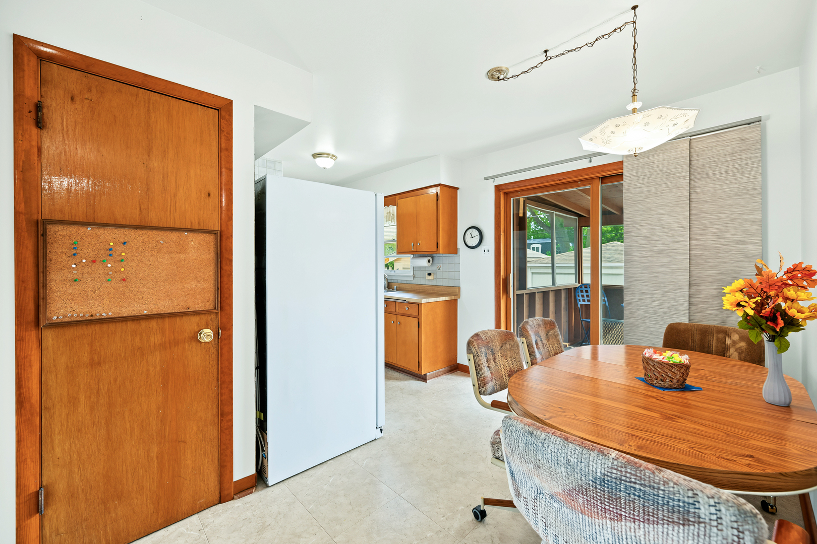 9627 Oak Park Avenue Property Photo 7