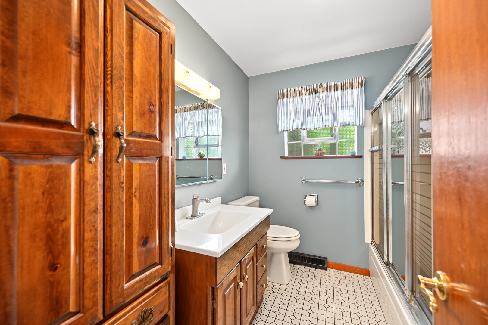9627 Oak Park Avenue Property Photo 14