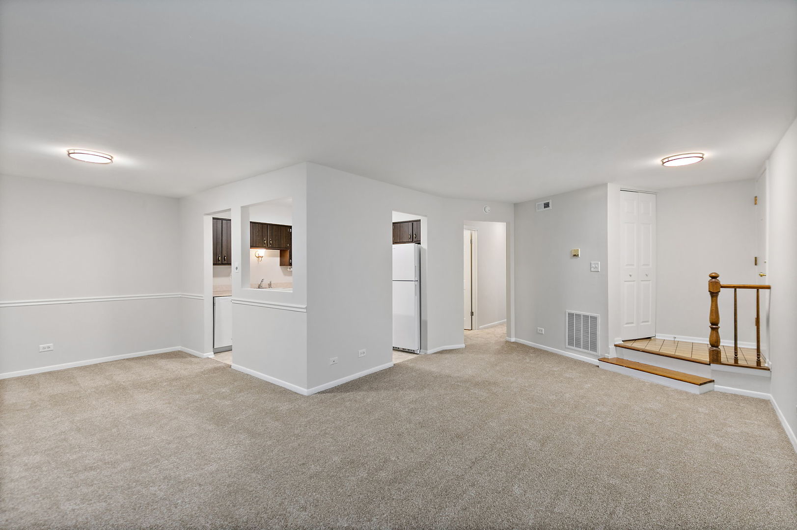 1624 Salisbury Court C Property Photo 3