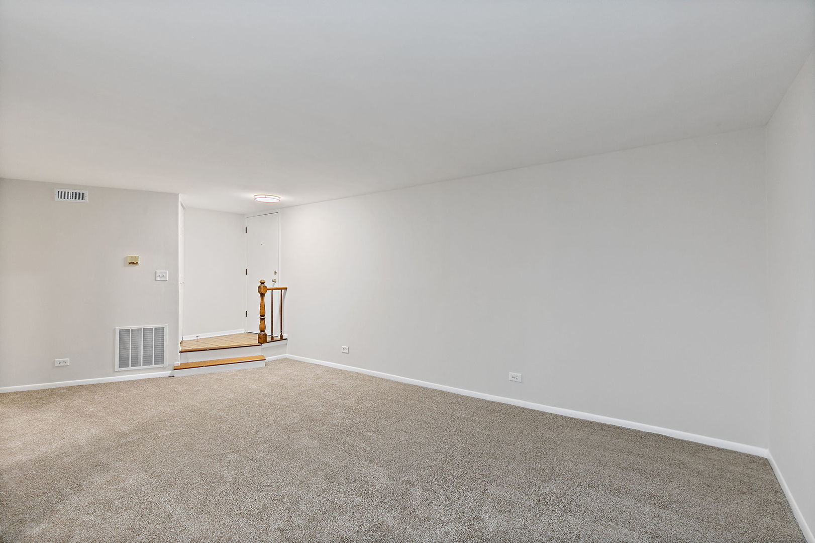1624 Salisbury Court C Property Photo 4