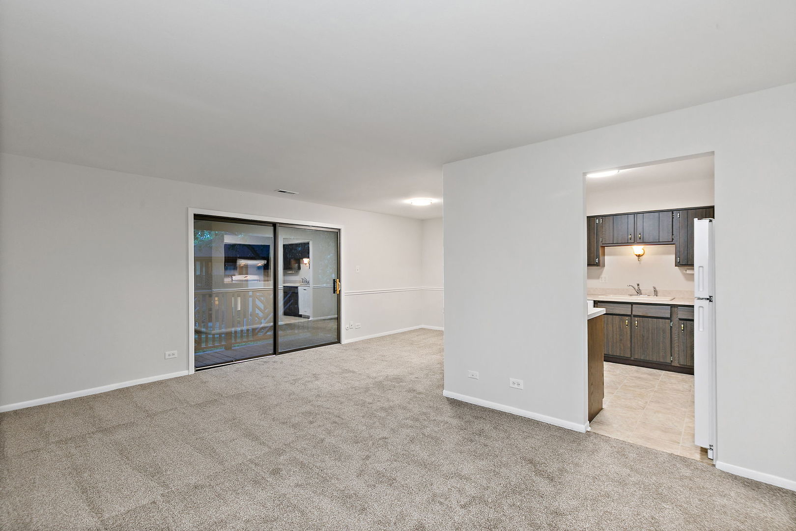 1624 Salisbury Court C Property Photo 7