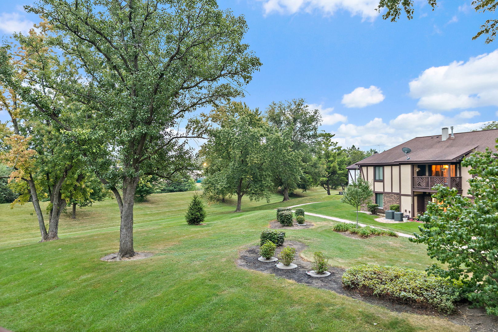1624 Salisbury Court C Property Photo 17