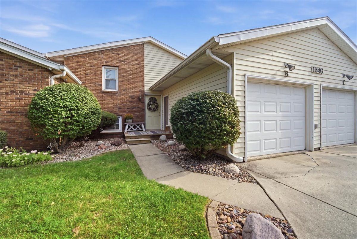 1546 Hunt Drive B Property Photo 2