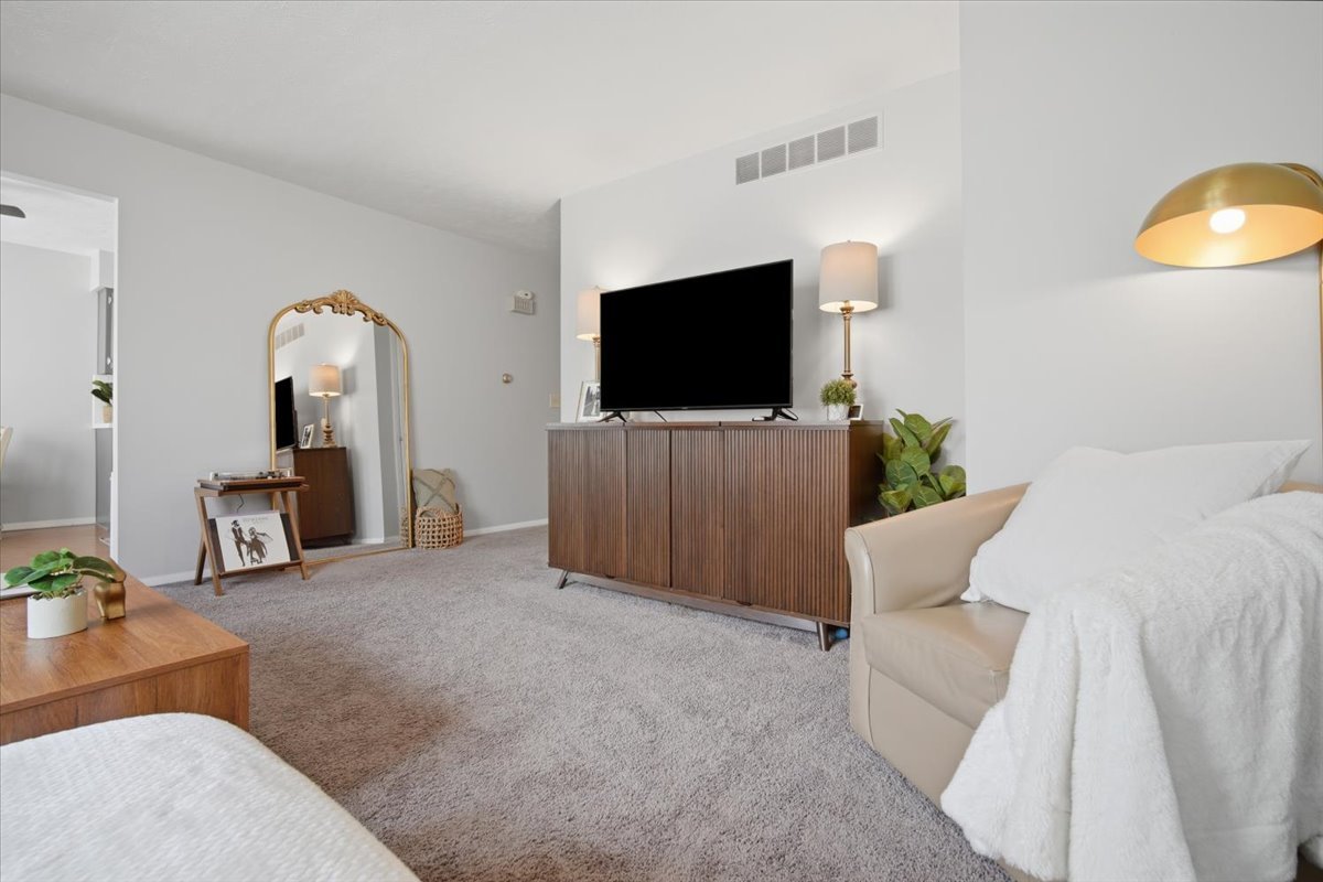 1546 Hunt Drive B Property Photo 6