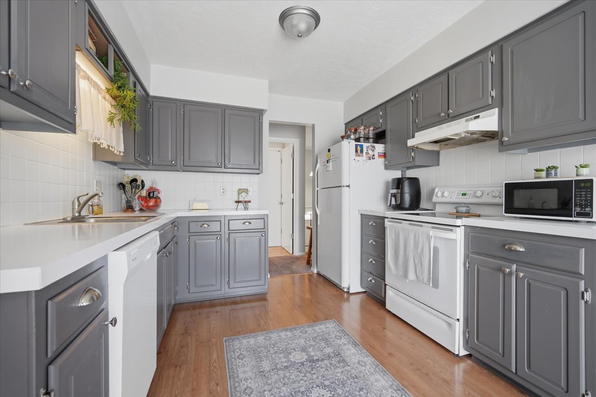 1546 Hunt Drive B Property Photo 12