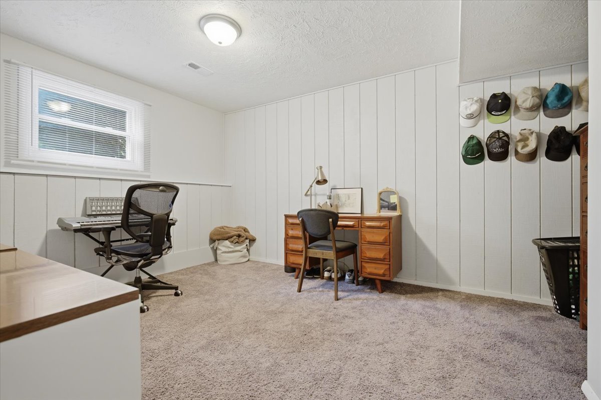 1546 Hunt Drive B Property Photo 23