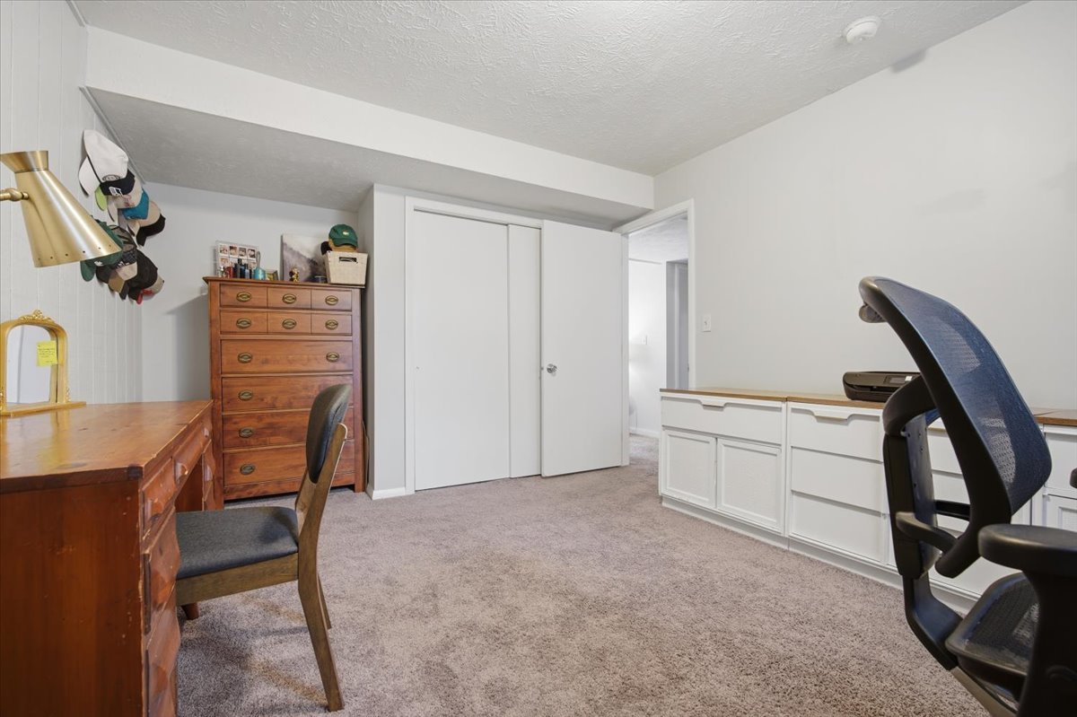 1546 Hunt Drive B Property Photo 24