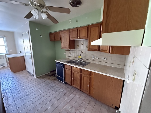 7720 S Jeffery Boulevard 1s Property Photo 7