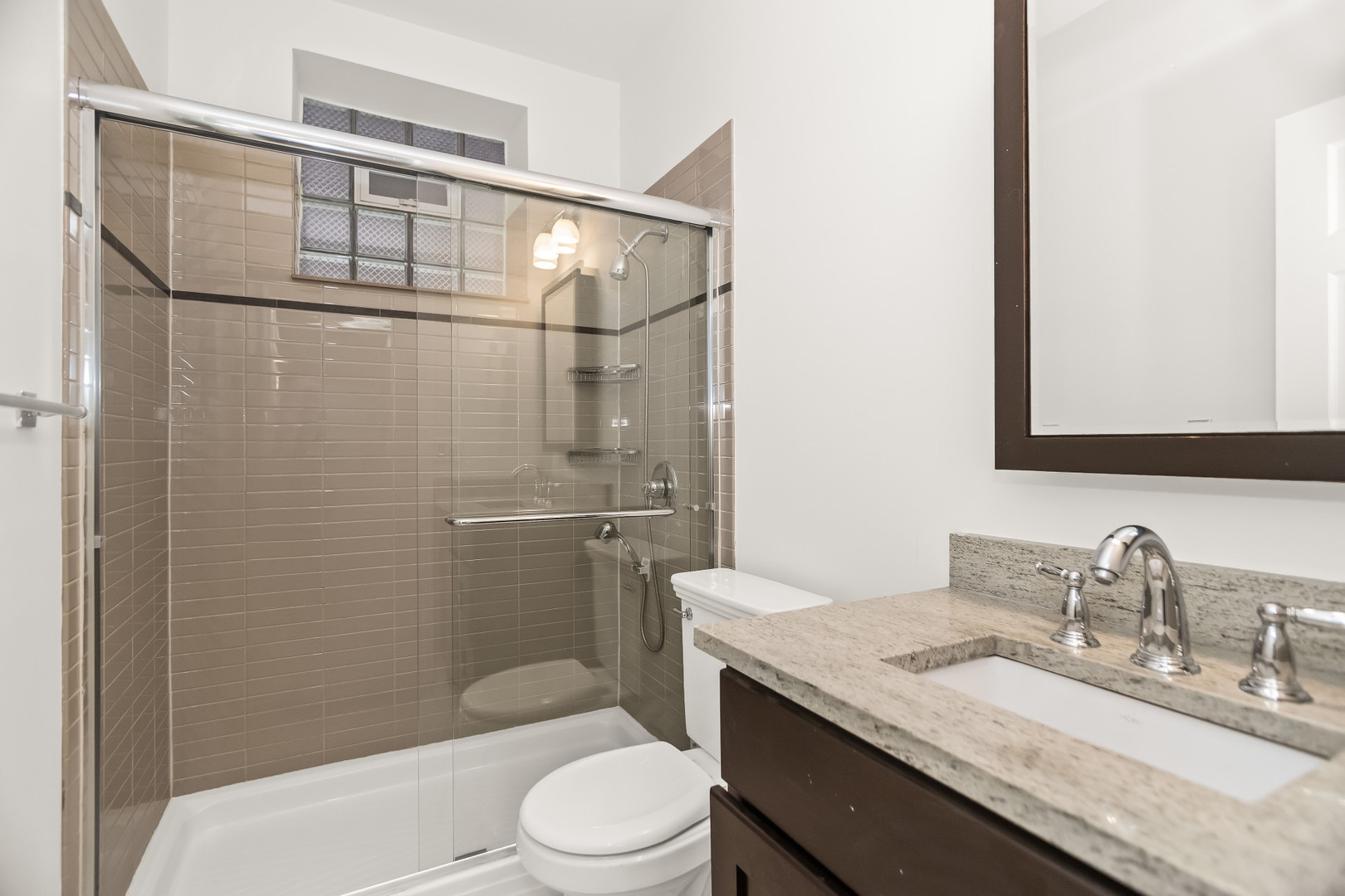 3928 N Greenview Avenue 1 Property Photo 17