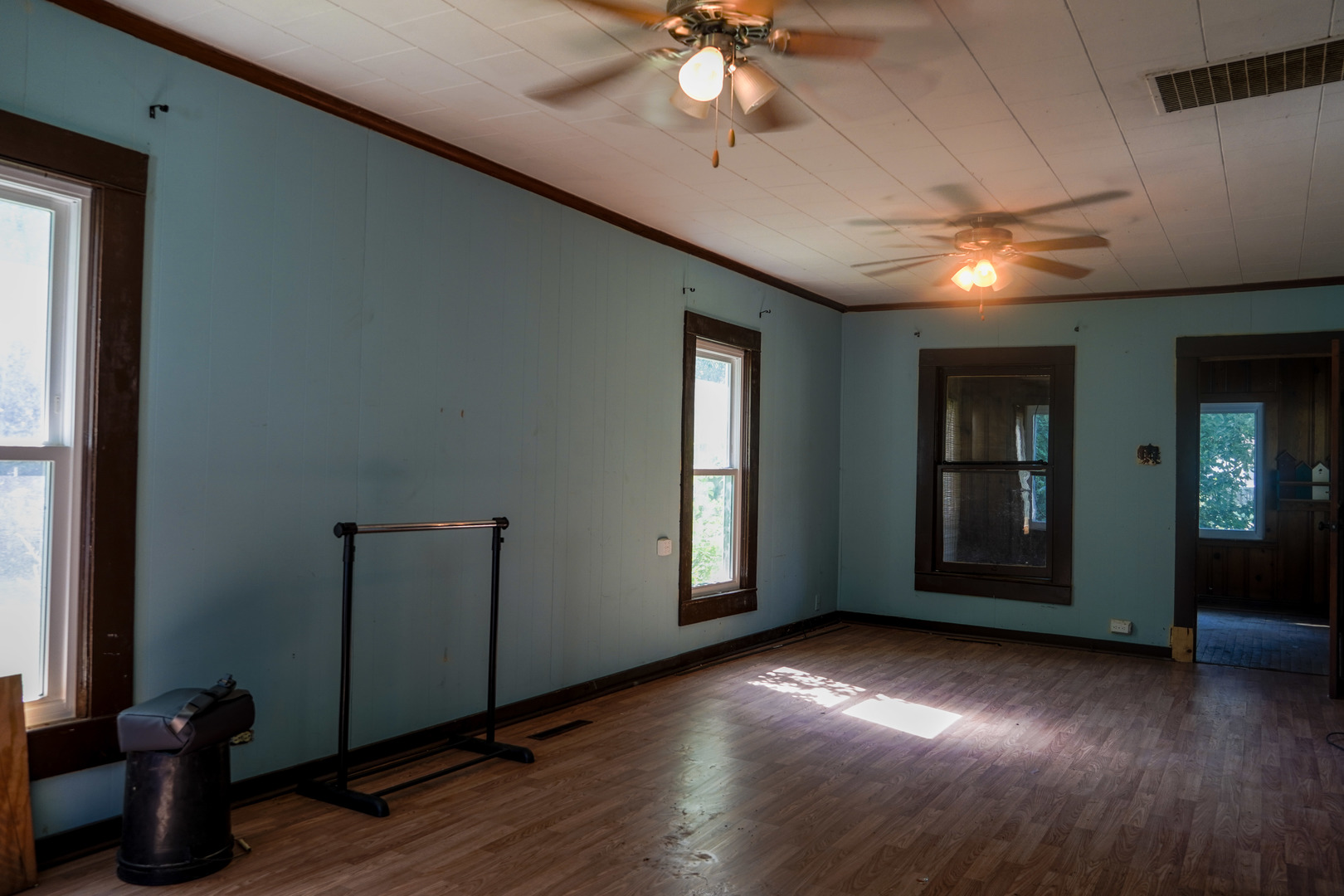 201 W 8th Street Property Photo 10