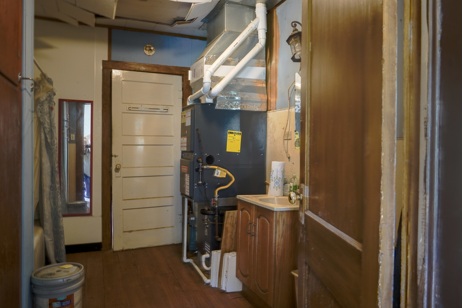 201 W 8th Street Property Photo 14