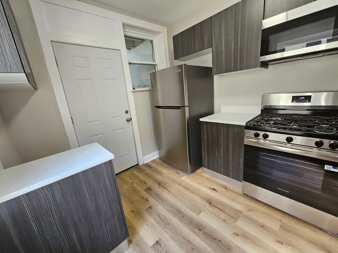 11320 S Edbrooke Avenue 2 Property Photo 8