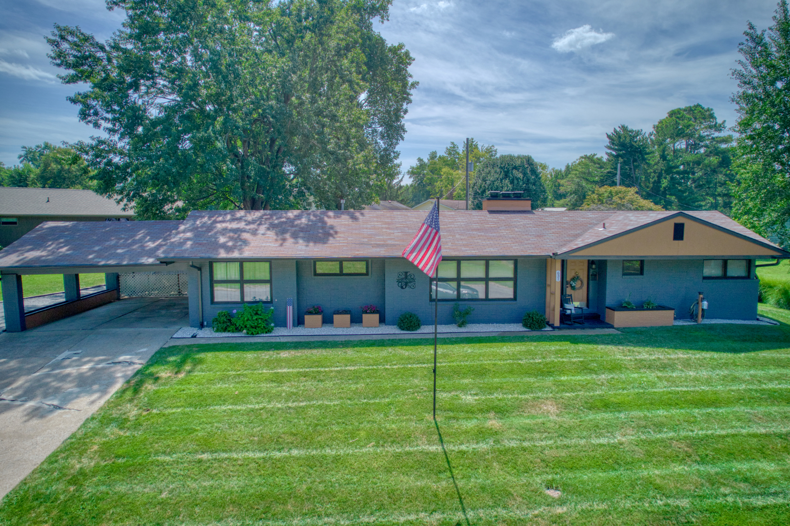 631 Indian Hill Drive Property Photo 1