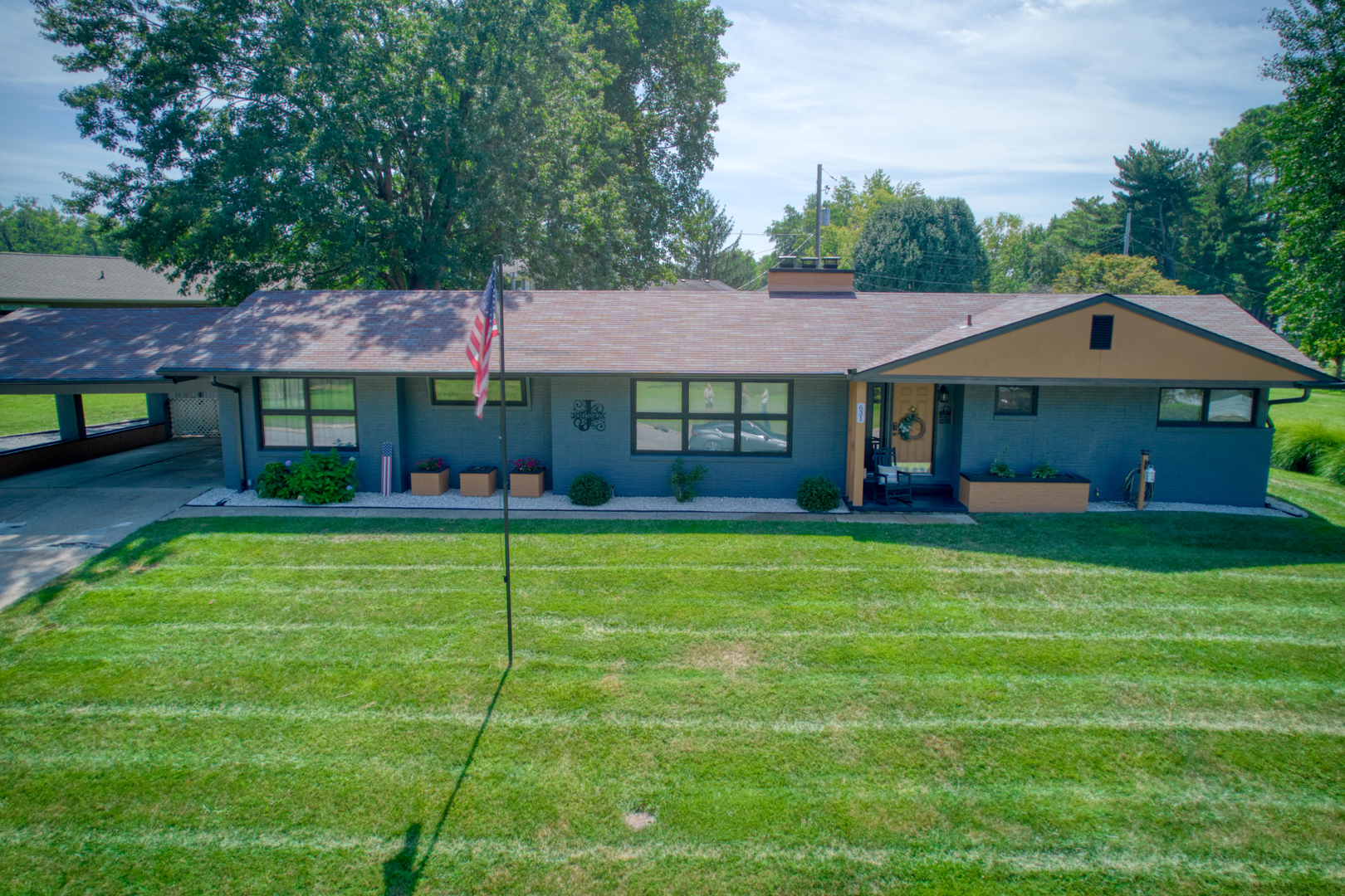 631 Indian Hill Drive Property Photo 3