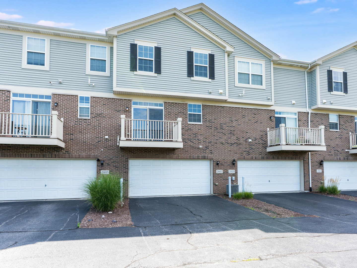 2807 Henley Lane Property Photo 1